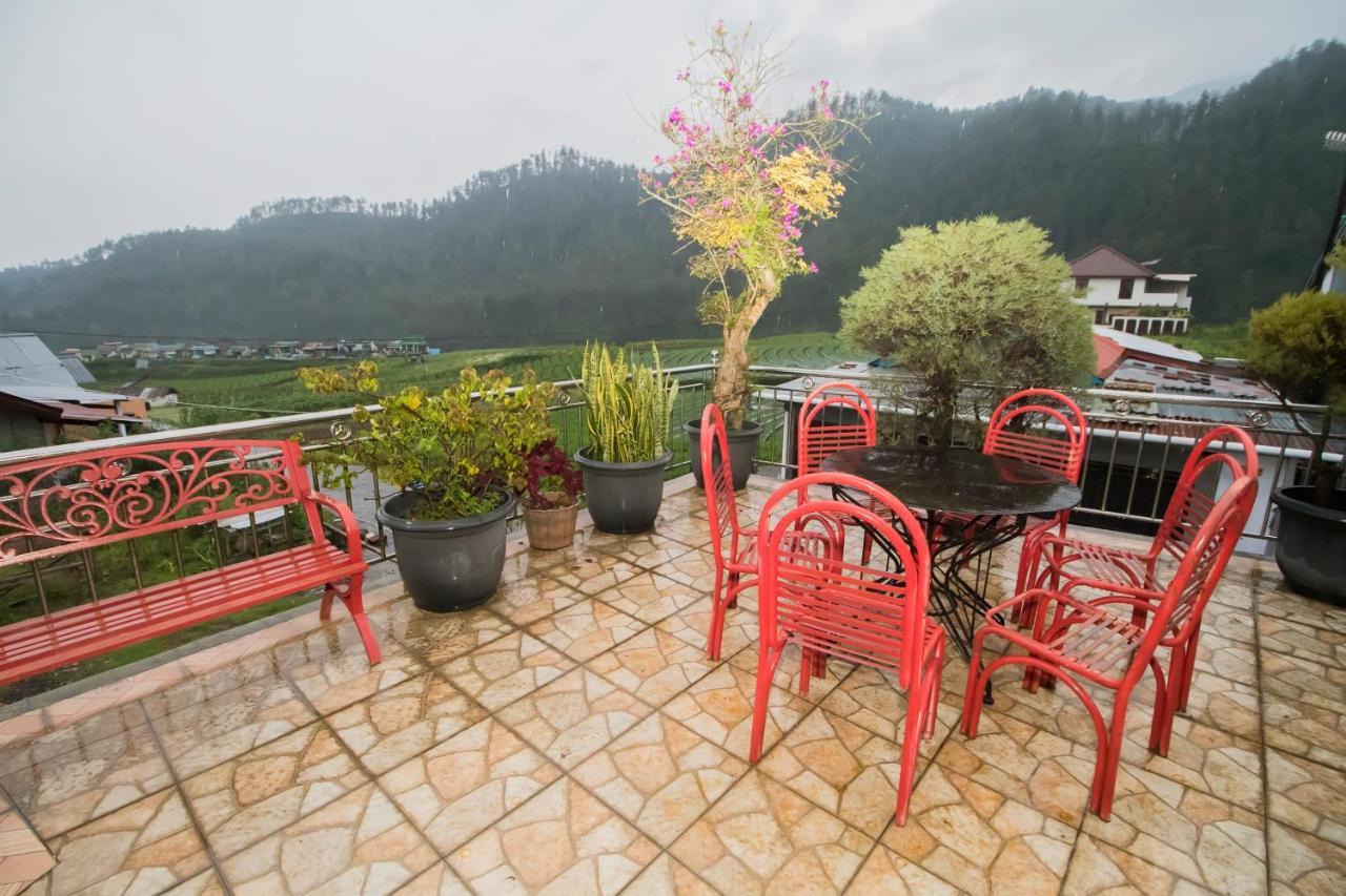 Villa Matahari Tawangmangu Powered By Cocotel エクステリア 写真